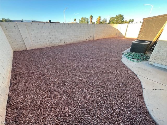 6412 Pearcrest Road, Las Vegas, NV 89108