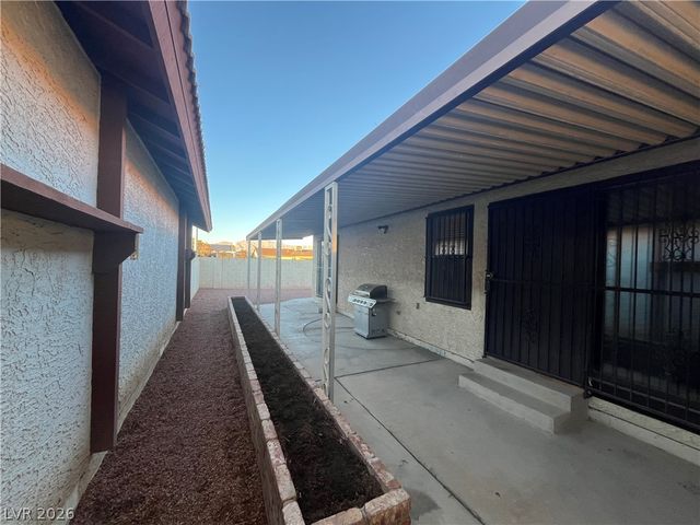6412 Pearcrest Road, Las Vegas, NV 89108