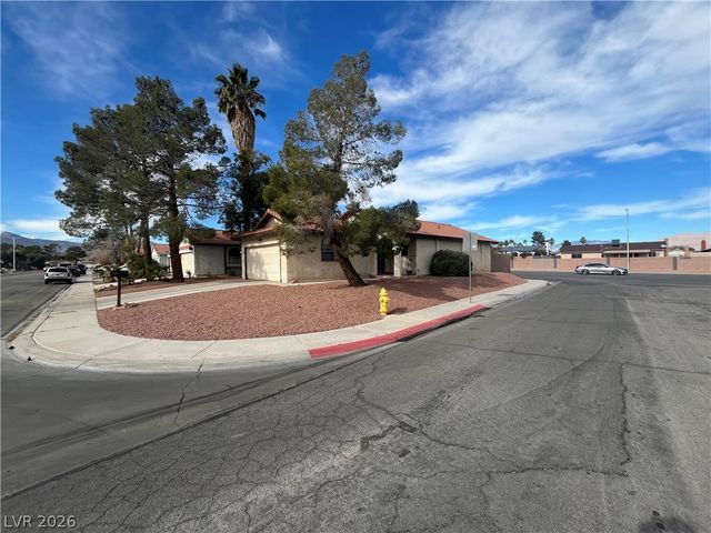 6412 Pearcrest Road, Las Vegas, NV 89108