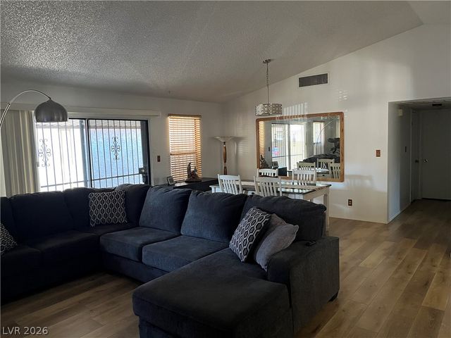 6412 Pearcrest Road, Las Vegas, NV 89108