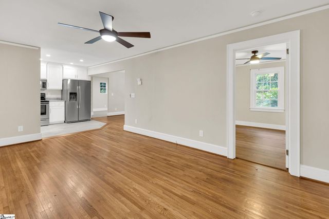 14 Dixie Avenue, Greenville, SC 29607