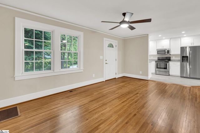 14 Dixie Avenue, Greenville, SC 29607