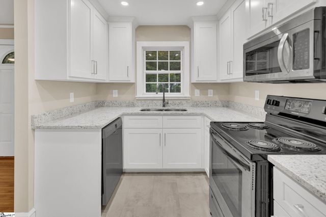 14 Dixie Avenue, Greenville, SC 29607