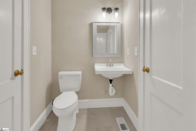 14 Dixie Avenue, Greenville, SC 29607