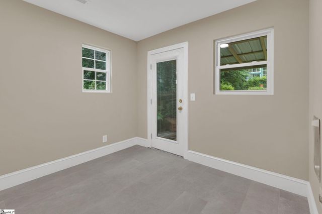 14 Dixie Avenue, Greenville, SC 29607