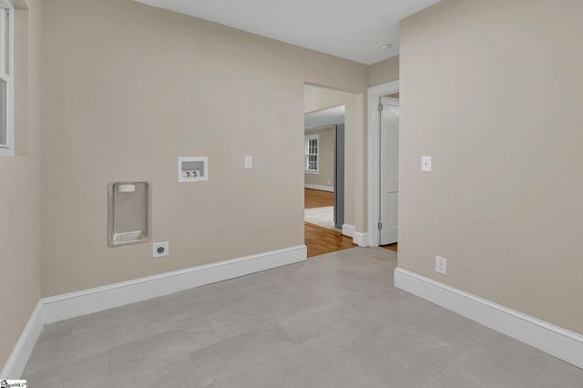 14 Dixie Avenue, Greenville, SC 29607