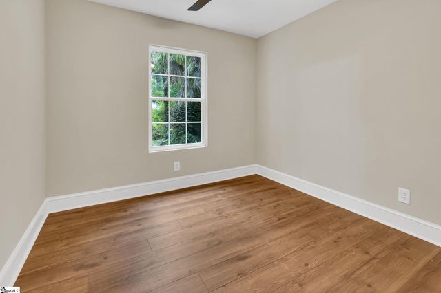 14 Dixie Avenue, Greenville, SC 29607