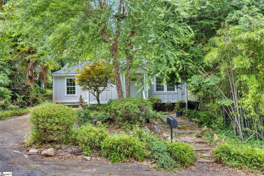 14 Dixie Avenue, Greenville, SC 29607