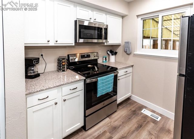 2068 Fernwood Drive, Colorado Springs, CO 80910