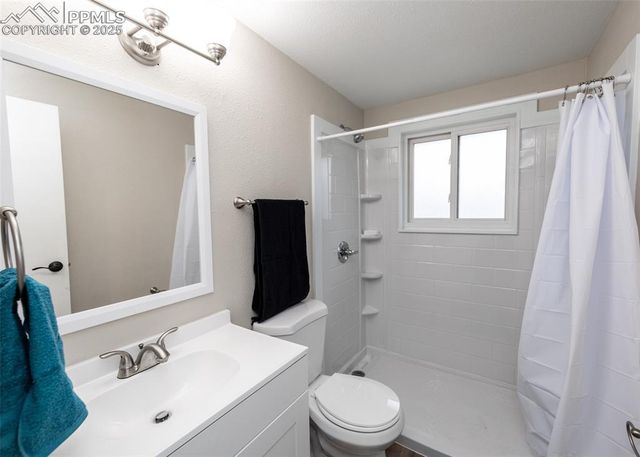 2068 Fernwood Drive, Colorado Springs, CO 80910