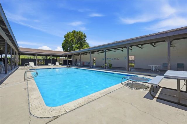 2011 W Katella 2, Anaheim, CA 92804