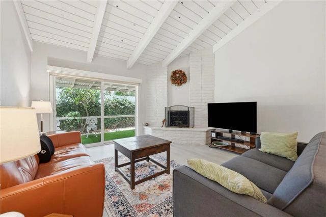 2011 W Katella 2, Anaheim, CA 92804