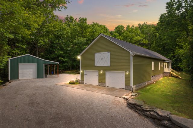 9588 Vaught Rd, Readyville, TN 37149