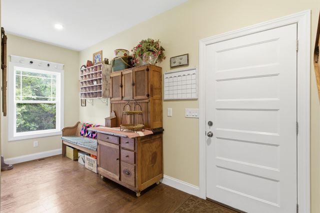 9588 Vaught Rd, Readyville, TN 37149