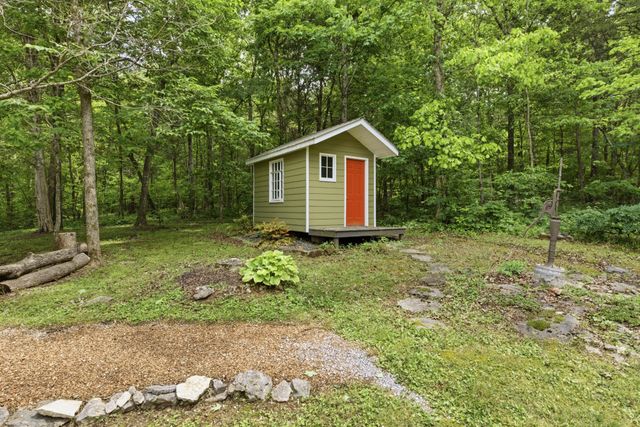 9588 Vaught Rd, Readyville, TN 37149