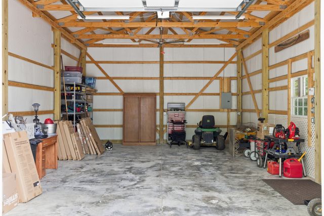 9588 Vaught Rd, Readyville, TN 37149