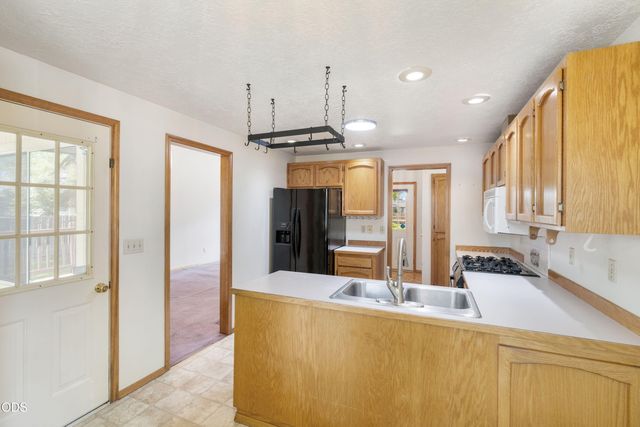 2400 NE Jones Road, Bend, OR 97701