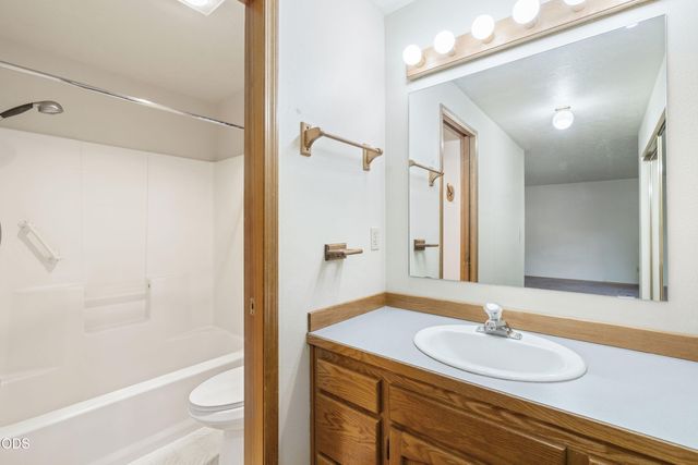 2400 NE Jones Road, Bend, OR 97701