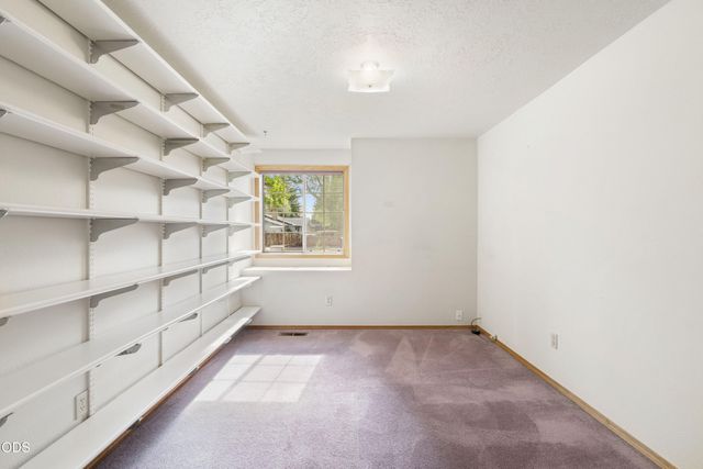 2400 NE Jones Road, Bend, OR 97701