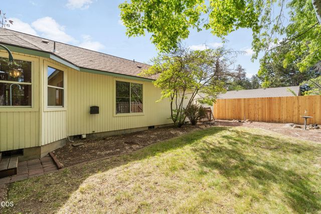 2400 NE Jones Road, Bend, OR 97701