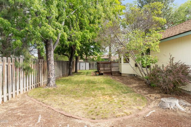 2400 NE Jones Road, Bend, OR 97701