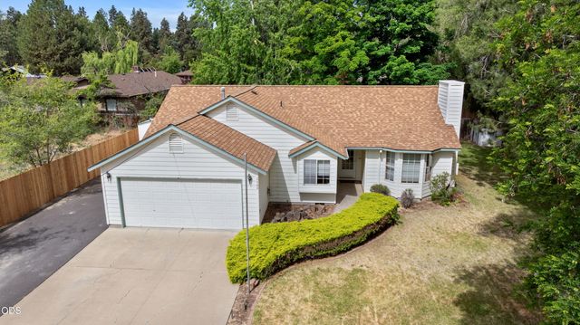 2400 NE Jones Road, Bend, OR 97701