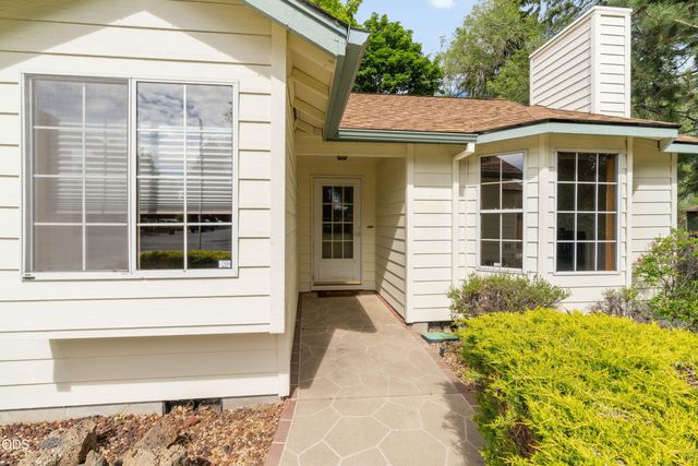 2400 NE Jones Road, Bend, OR 97701