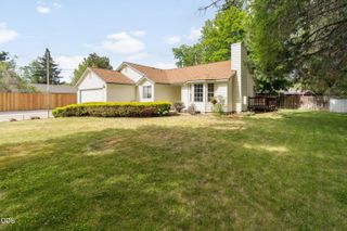 2400 NE Jones Road, Bend, OR 97701