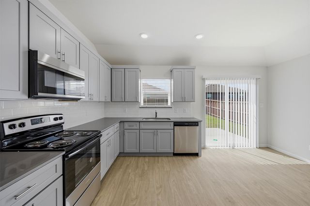 1819 Boxwood Drive, Sherman, TX 75092