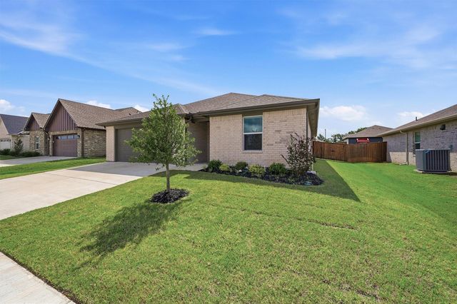 1819 Boxwood Drive, Sherman, TX 75092