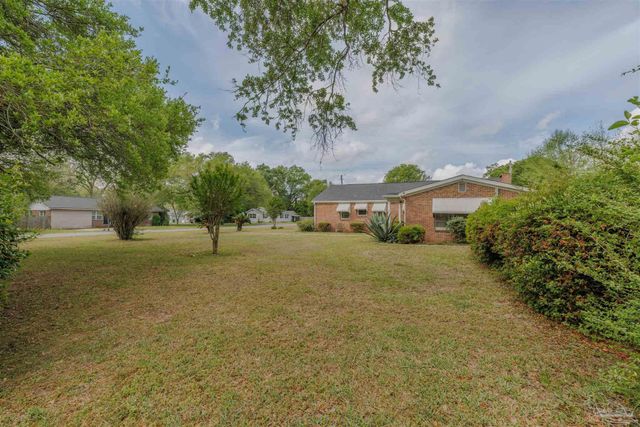 302 Wegner Ave, Cantonment, FL 32533