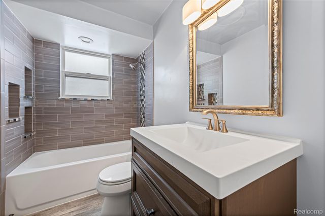 31015 Mackenzie Drive, Westland, MI 48185