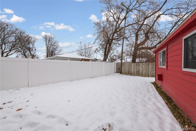 31015 Mackenzie Drive, Westland, MI 48185