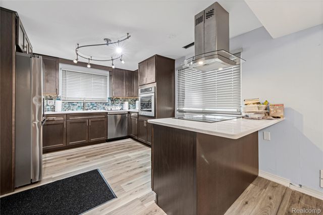 31015 Mackenzie Drive, Westland, MI 48185