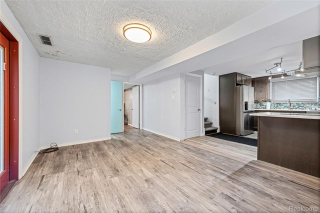 31015 Mackenzie Drive, Westland, MI 48185