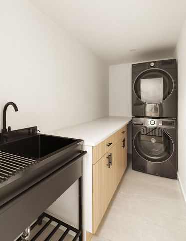 952A GREENE Avenue, New York City, NY 11221