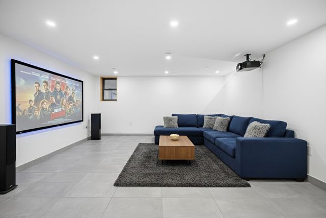 952A GREENE Avenue, New York City, NY 11221