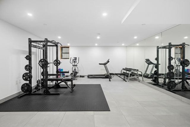 952A GREENE Avenue, New York City, NY 11221