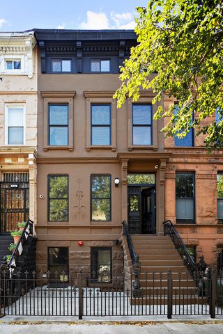 952A GREENE Avenue, New York City, NY 11221