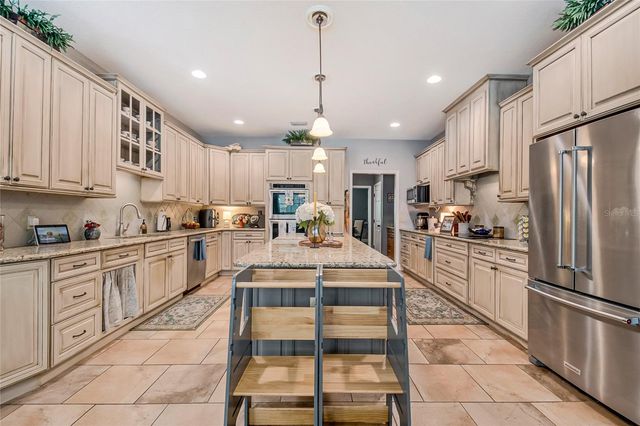 450 VALLEY STREAM DRIVE, Geneva, FL 32732