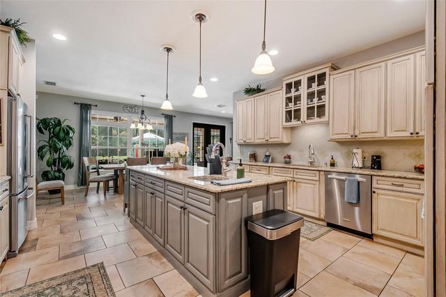 450 VALLEY STREAM DRIVE, Geneva, FL 32732
