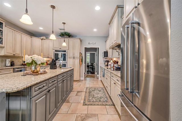 450 VALLEY STREAM DRIVE, Geneva, FL 32732