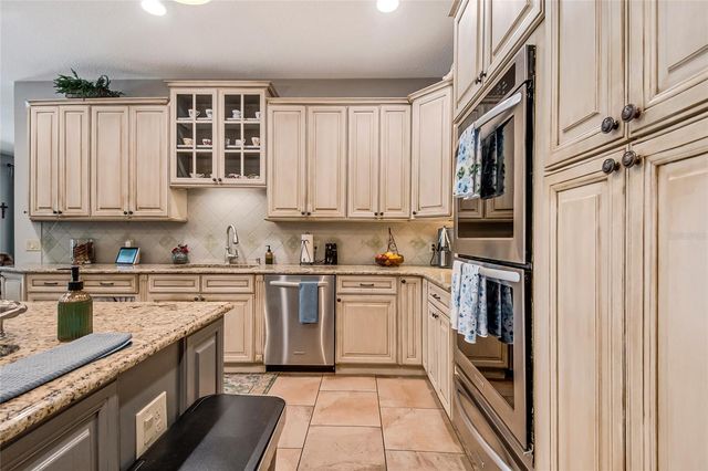 450 VALLEY STREAM DRIVE, Geneva, FL 32732