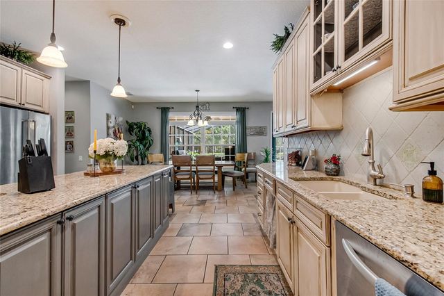 450 VALLEY STREAM DRIVE, Geneva, FL 32732
