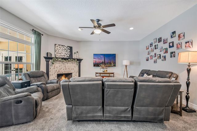 450 VALLEY STREAM DRIVE, Geneva, FL 32732