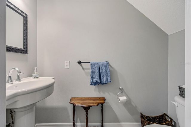 450 VALLEY STREAM DRIVE, Geneva, FL 32732
