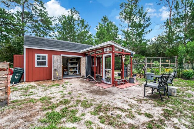 450 VALLEY STREAM DRIVE, Geneva, FL 32732