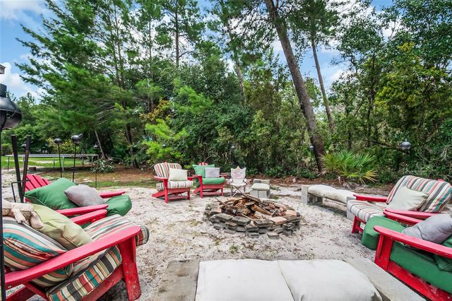 450 VALLEY STREAM DRIVE, Geneva, FL 32732