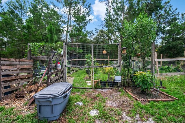 450 VALLEY STREAM DRIVE, Geneva, FL 32732