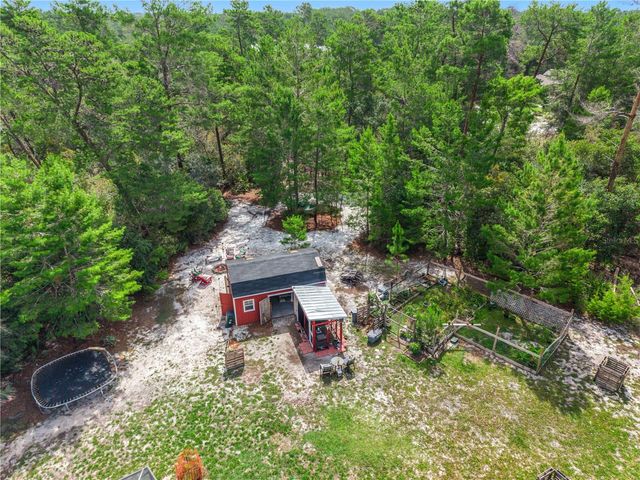 450 VALLEY STREAM DRIVE, Geneva, FL 32732